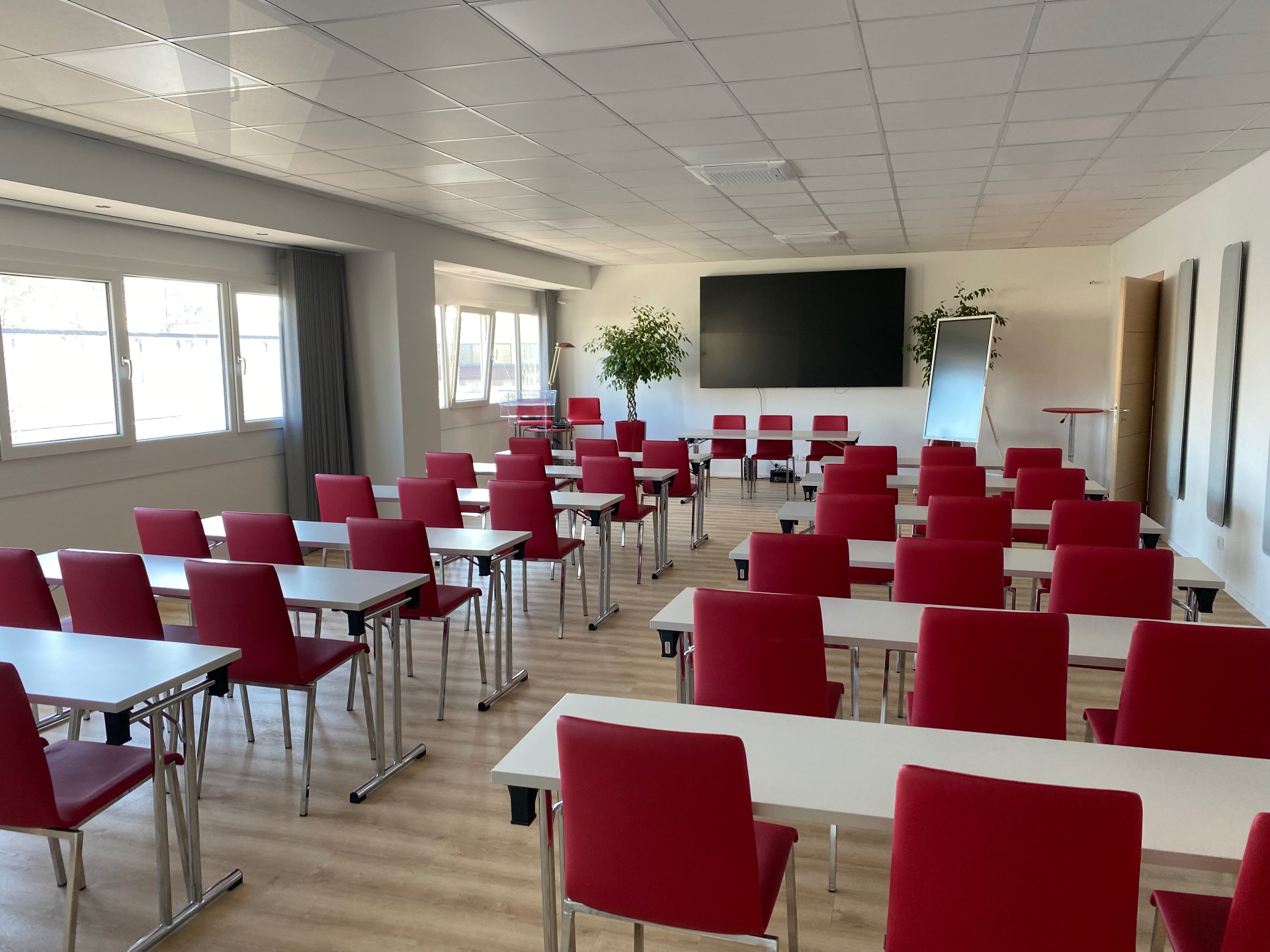 Sala conferenze Outliers attrezzata per eventi e streaming a Roma